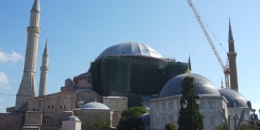 AYASOFYANIN-MIHRAP-BOLUMUNDEKI-KUBBEDE-GUCLENDIRME-VE-KONSERVASYON-CALISMALARI-BASLIYOR-featured